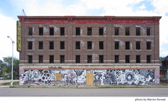 AbandonedHotelDetroitMural9591